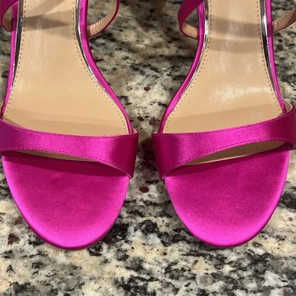 Jewel Badgley Mischka Satin Heels - Picture 4 of 12